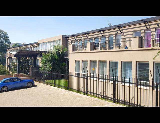 1 BEDROOM APARTMENT FOR SALE IN RICHMOND